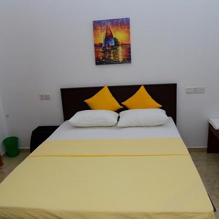 Airport Blessings Villa Katunayaka Екстериор снимка